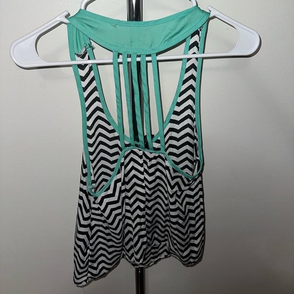 RUE21 TOP S - Picture 2 of 3